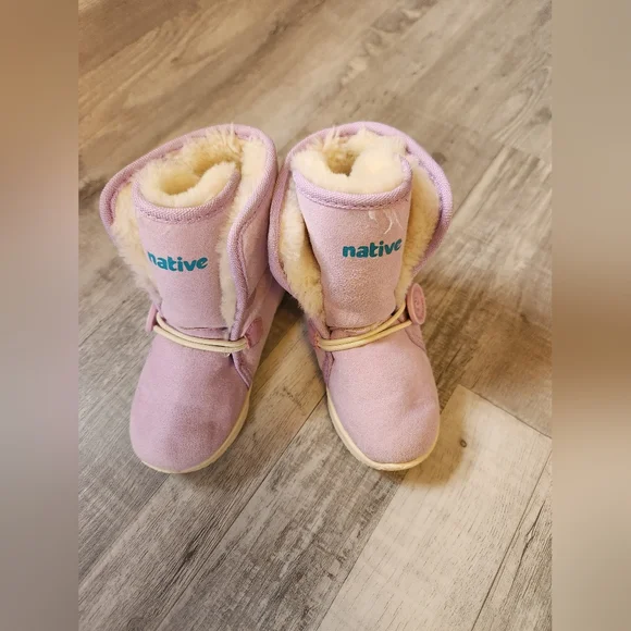 Native Shoes Native Purple Furry Sherpa Boots Toddler Size